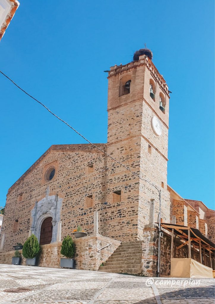 Iglesia del San Martín. Almonaster la Real. Sierra de Huelva en autocaravana o camper