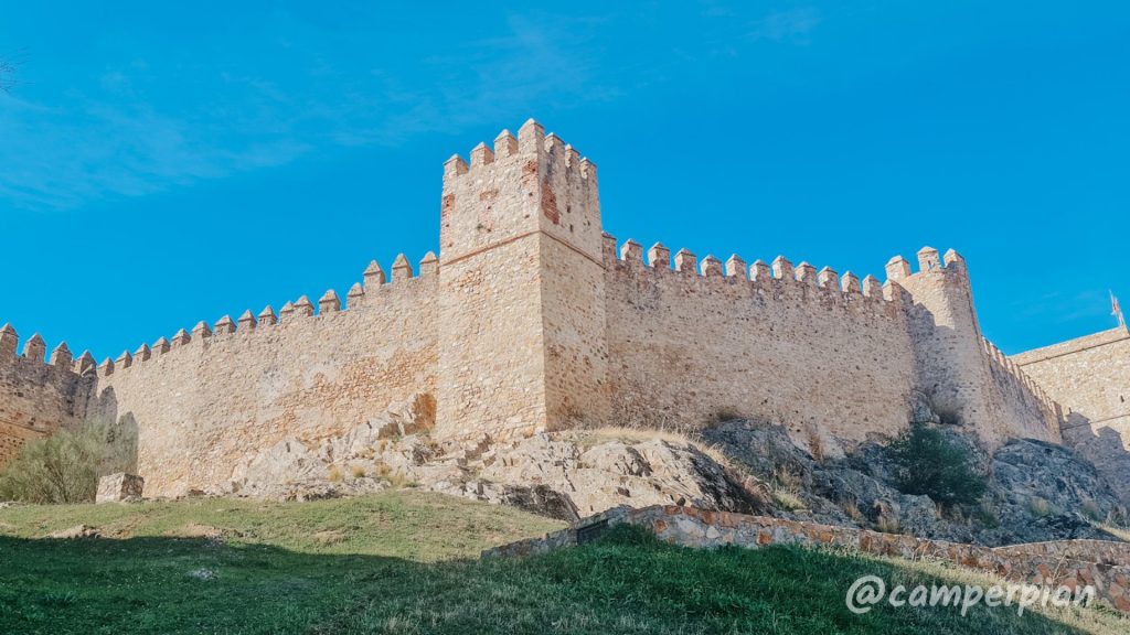 Castillo de Santaolalla del Cala.