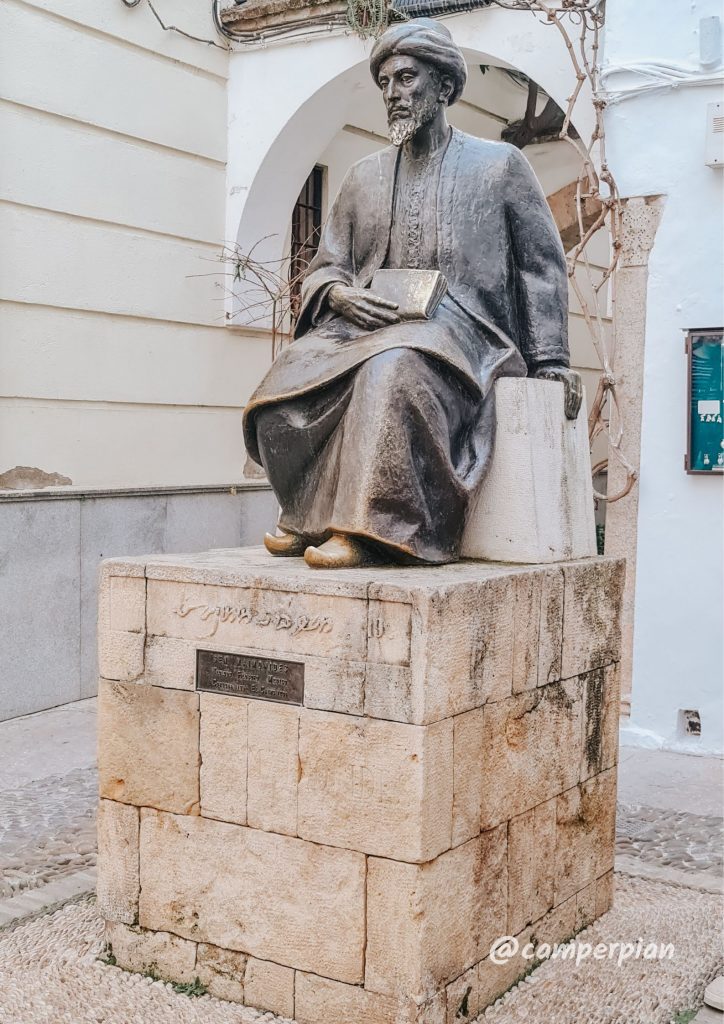 Estatua de Maimónedes, Córdoba